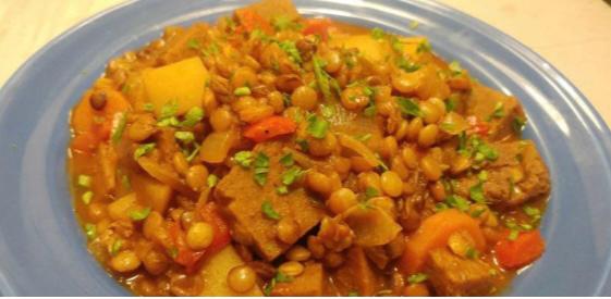 Guiso de Lentejas con Seitán y Vegetales